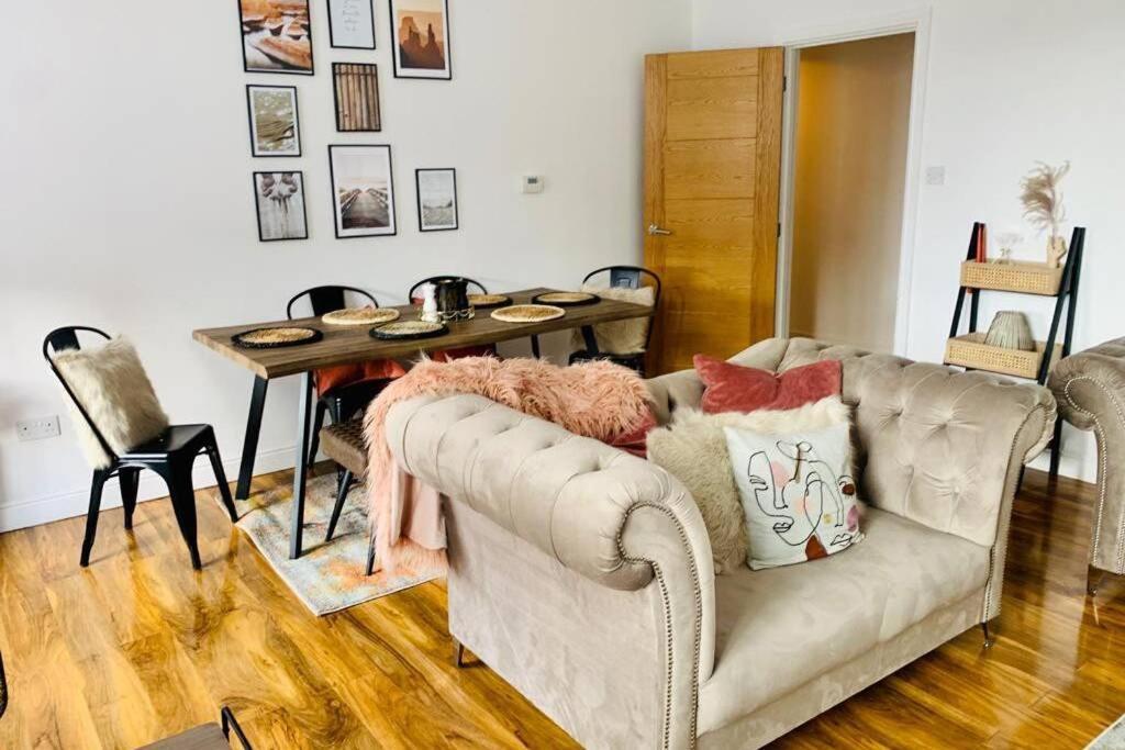 Luxury, Centrally Located 2 Bed Modern Apartment Great Yarmouth Bagian luar foto