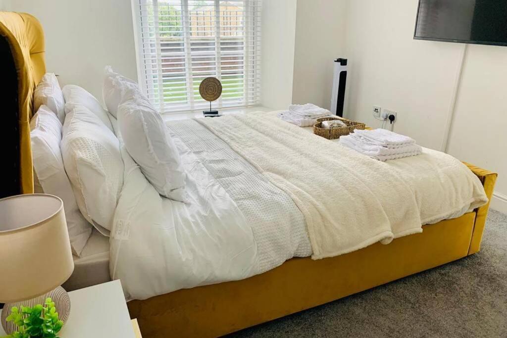 Luxury, Centrally Located 2 Bed Modern Apartment Great Yarmouth Bagian luar foto