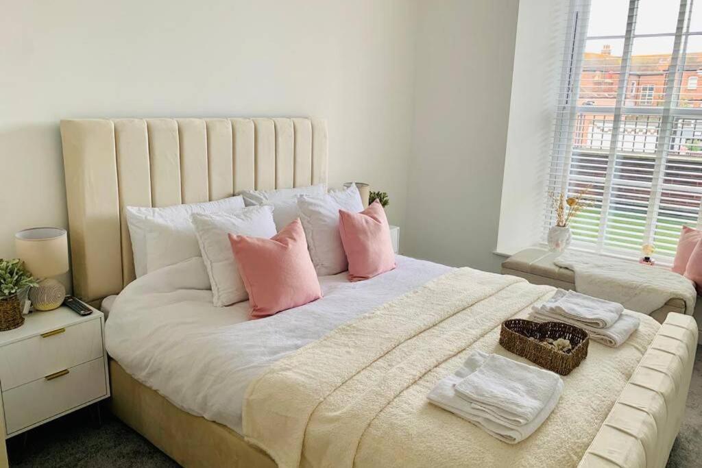 Luxury, Centrally Located 2 Bed Modern Apartment Great Yarmouth Bagian luar foto